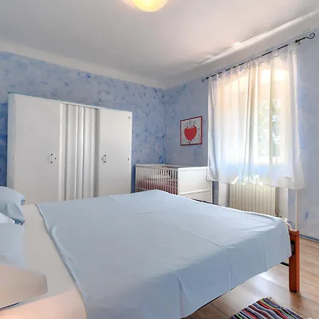 Helena By Interhome Feriehus Pula