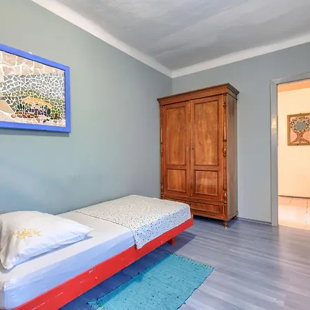 Helena By Interhome Pula